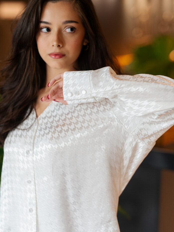 Satynowa koszula MORENA z żakardowym wzorem